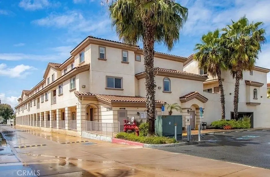 Condominium for rent at 17168 Newhope 202, Fountain Valley, CA featuring 2 beds and 2 baths