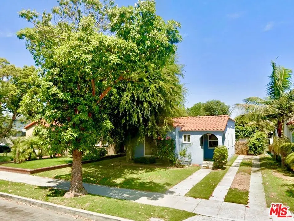 Single Family Residence for rent at 5590 Lemon Avenue, Long Beach, CA featuring 2 beds and 1 bath