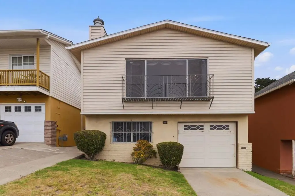 Single Family Residence for sale at 1033 Skyline Drive, Daly City, CA featuring 3 beds and 2 baths