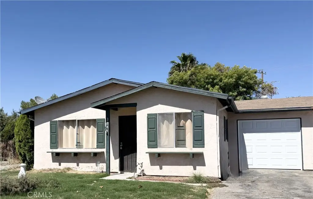 Duplex for rent at 384 Calle Cazadero, Hemet, CA featuring 2 beds and 1 bath