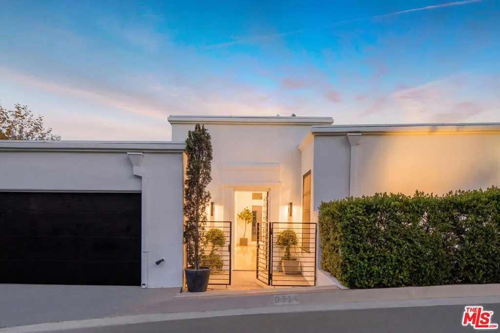 Single Family Residence for sale at 9314 Lloydcrest Drive, Los Angeles, CA featuring 5 beds and 6 baths
