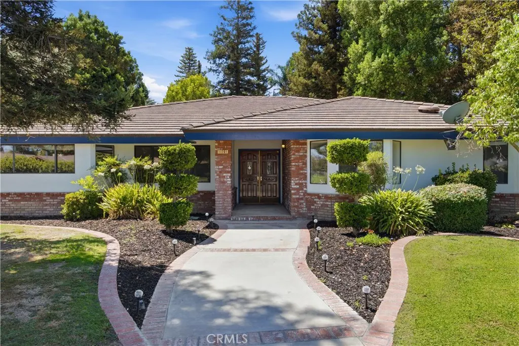 11701 Palm, Bakersfield, CA — listing photo 1