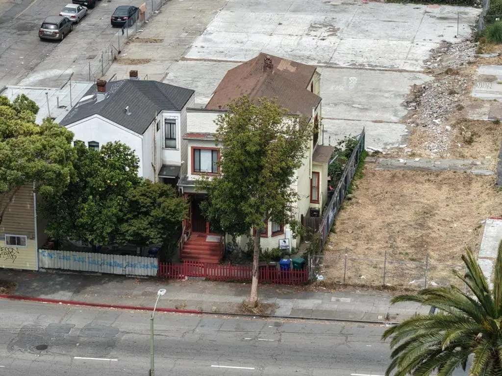 Duplex for sale at 611 Harrison Street, Oakland, CA