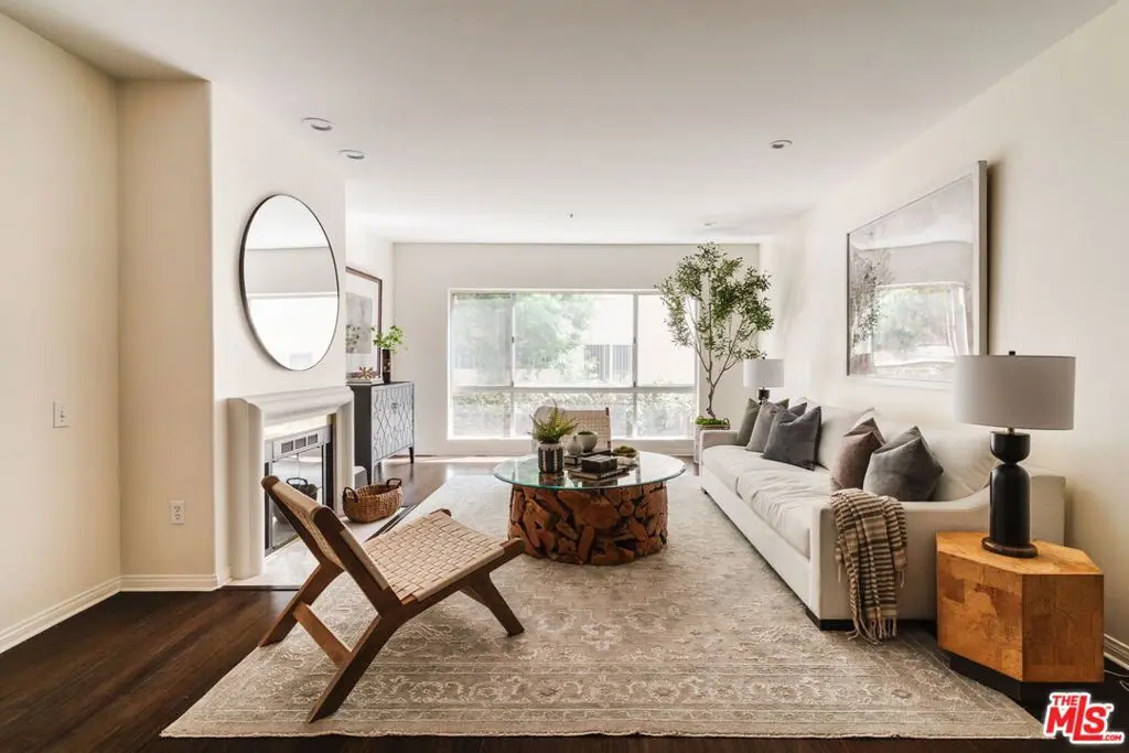 Condominium for sale at 11855 Goshen Avenue 104, Los Angeles, CA featuring 2 beds and 3 baths