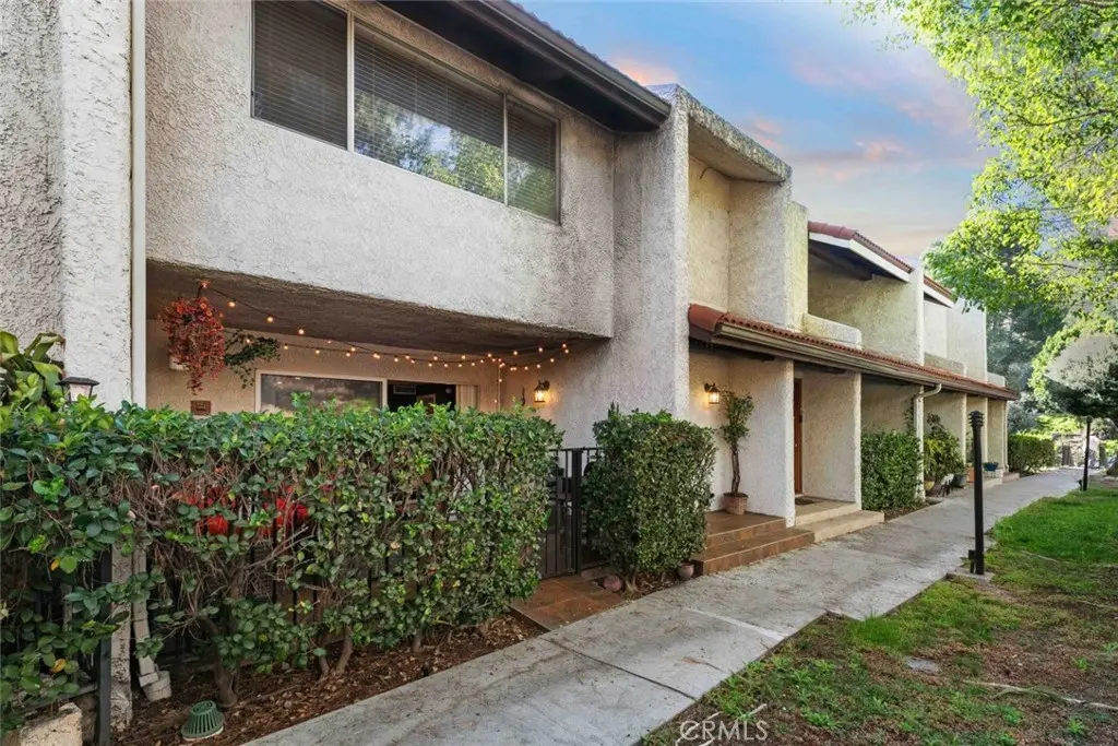 7764 Via Capri, Burbank, CA — listing photo 1