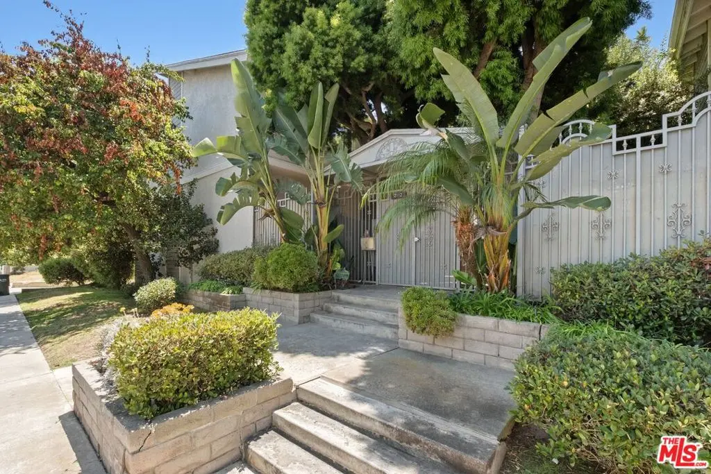 2112 Warfield Avenue 9, Redondo Beach, CA — listing photo 1