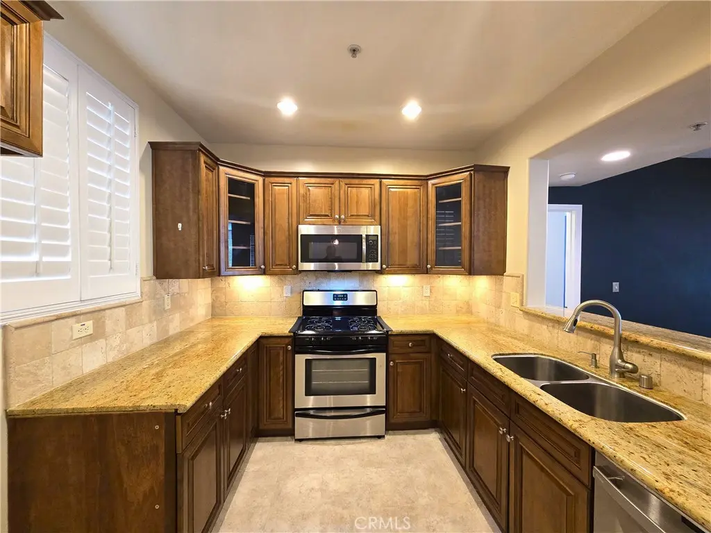 4724 Kester Avenue 409, Sherman Oaks, CA — listing photo 1