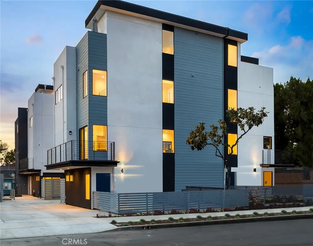 Residential Lease for rent at 229 1/2 N Burlington Avenue, Los Angeles, Los Angeles County, CA featuring 4 beds and 5 baths