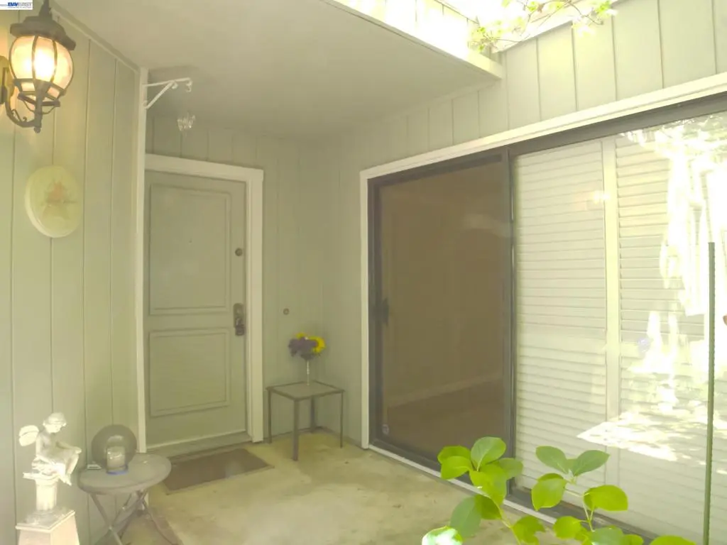 Townhouse for sale at 5214 Riverdale Ct, Pleasanton, CA featuring 4 beds and 3 baths
