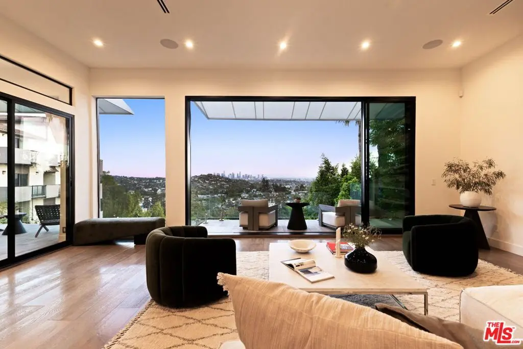 Residential Lease for rent at 4130 Parva Avenue, Los Angeles, Los Angeles County, CA featuring 5 beds and 6 baths