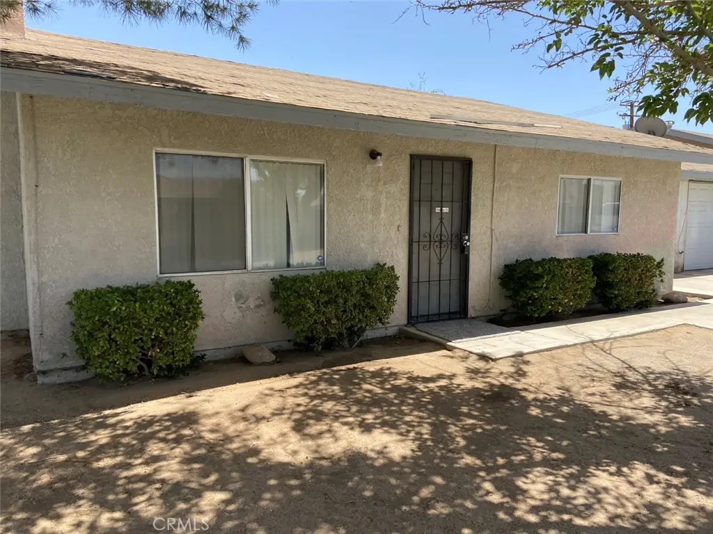 Triplex for rent at 21061 Nisqually A, Apple Valley, CA featuring 2 beds and 2 baths