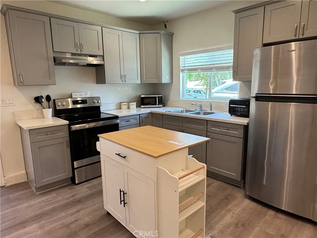 Residential Lease for rent at 5059 B Ludgate Drive, Calabasas, Los Angeles County, CA featuring 1 bed and 1 bath