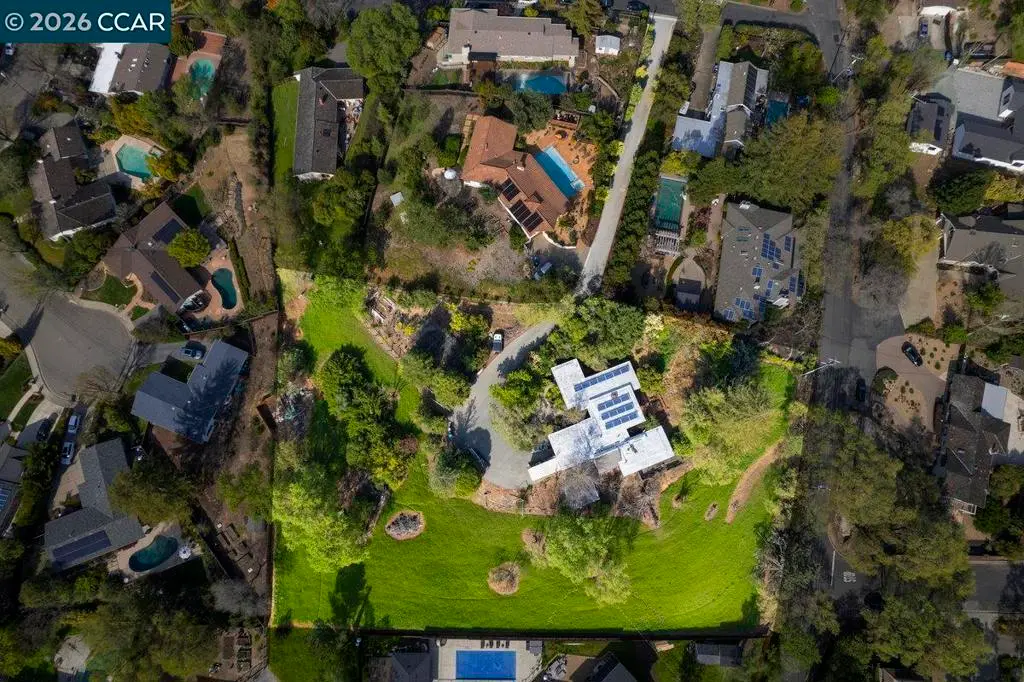 1081 Scots Ln, Walnut Creek, CA — listing photo 1
