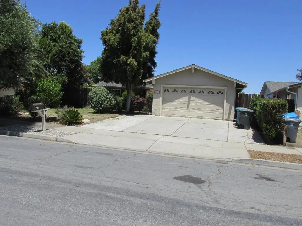Single Family Residence for sale at 320 Mccarthy Street, Hollister, CA featuring 3 beds and 2 baths