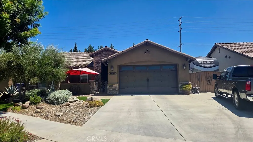 1490 Laredo Court, Tulare, CA — listing photo 1