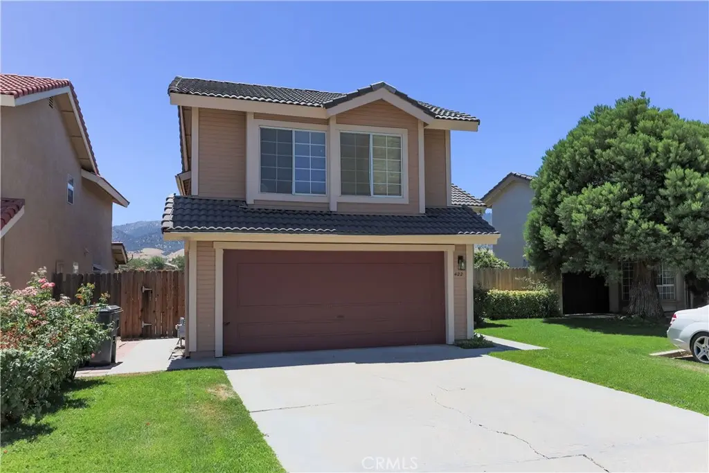 Single Family Residence for sale at 422 Sherwood Place, Tehachapi, CA featuring 3 beds and 3 baths