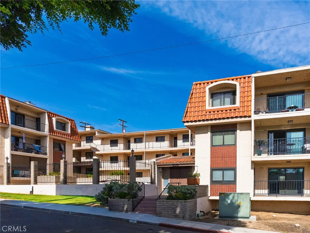 900 Cedar Street 111, El Segundo, CA — listing photo 1
