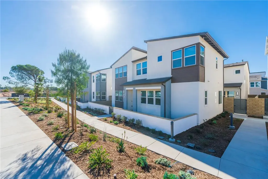 412 Flycatcher, Irvine, CA — listing photo 1