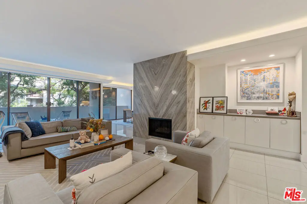 Condominium for sale at 325 N Oakhurst Drive 203, Beverly Hills, CA featuring 2 beds and 3 baths