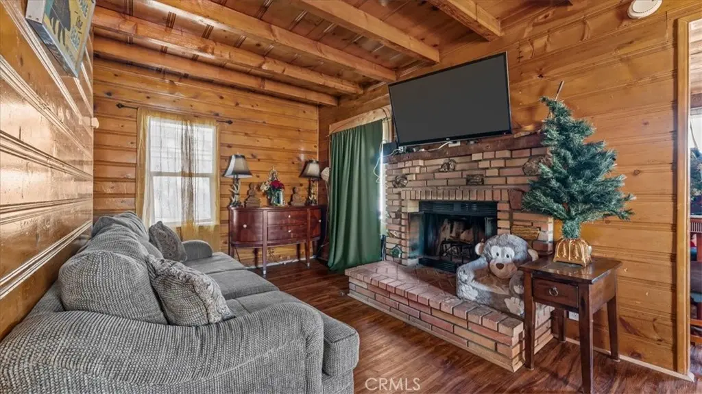 Single Family Residence for sale at 40577 Big Bear, Big Bear Lake, CA featuring 3 beds and 1 bath