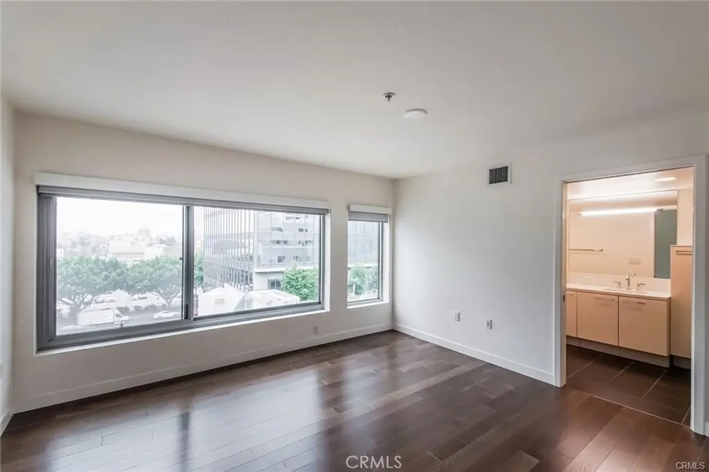 Residential Lease for rent at 901 S Flower Street 616, Los Angeles, Los Angeles County, CA featuring 2 beds and 2 baths