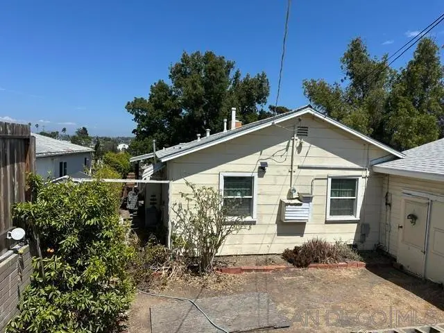Single Family Residence for sale at 3106 Menlo Ave., San Diego, CA featuring 2 beds and 1 bath