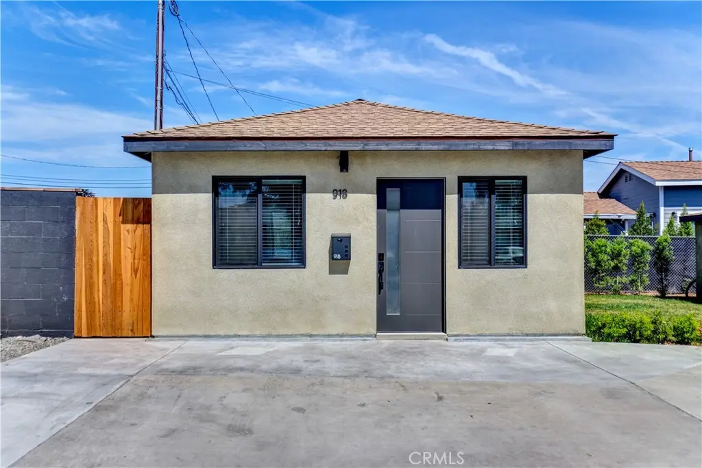 Residential Lease for rent at 918 N Enid Avenue, Azusa, Los Angeles County, CA featuring 1 bed and 1 bath