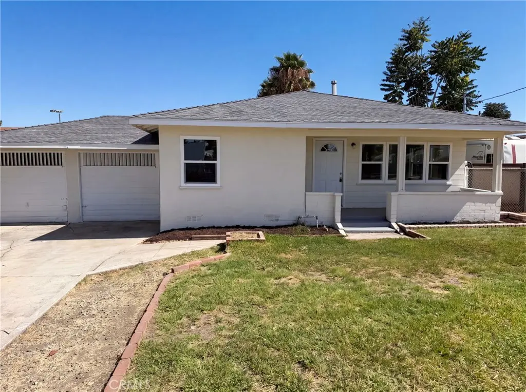 Single Family Residence for sale at 1374 El Nita, Hemet, CA featuring 3 beds and 1 bath