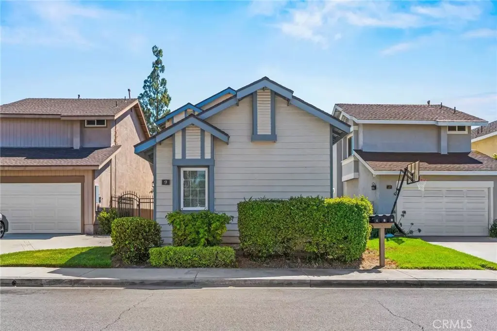9 Southampton, Irvine, CA — listing photo 1