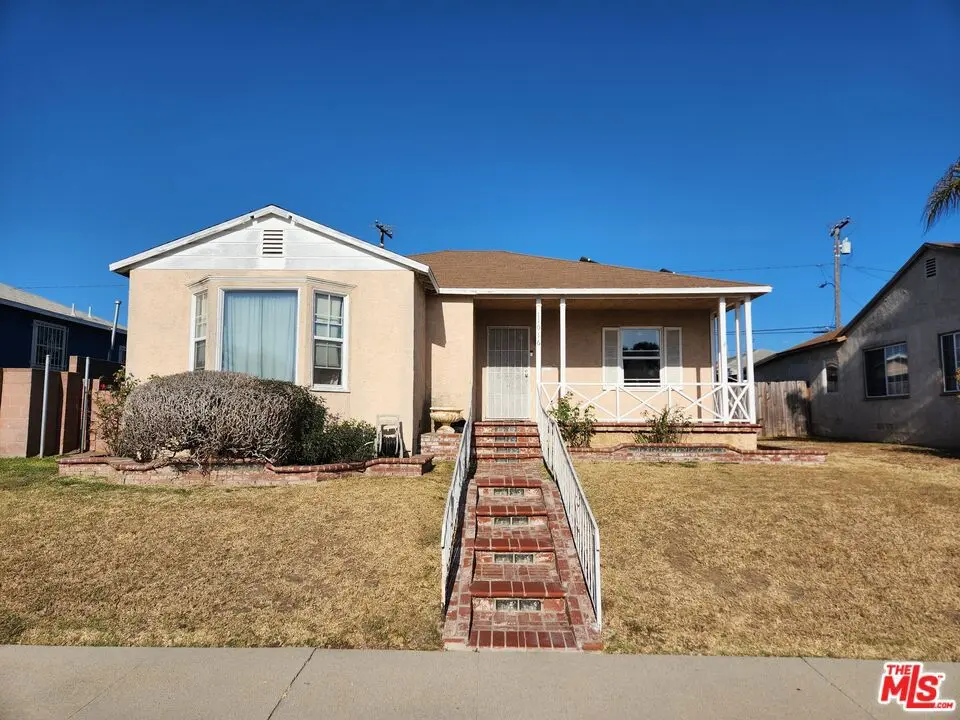 Single Family Residence for sale at 11016 S Manhattan Place, Los Angeles, CA featuring 3 beds and 1 bath