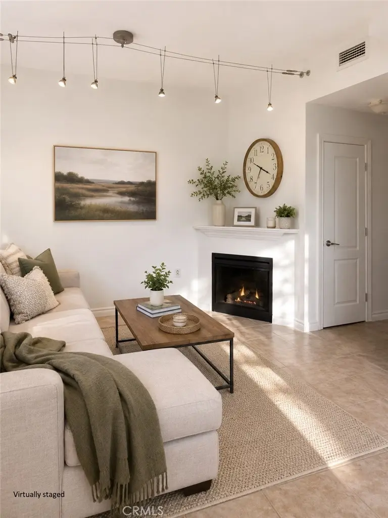 Condominium for sale at 300 W Beech Street 10, San Diego, CA featuring 1 bed and 2 baths