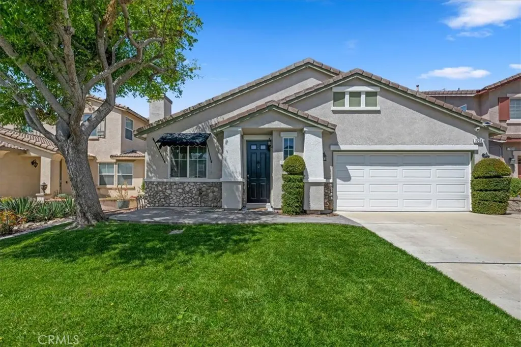 Single Family Residence for rent at 7232 Riley, Fontana, CA featuring 3 beds and 2 baths