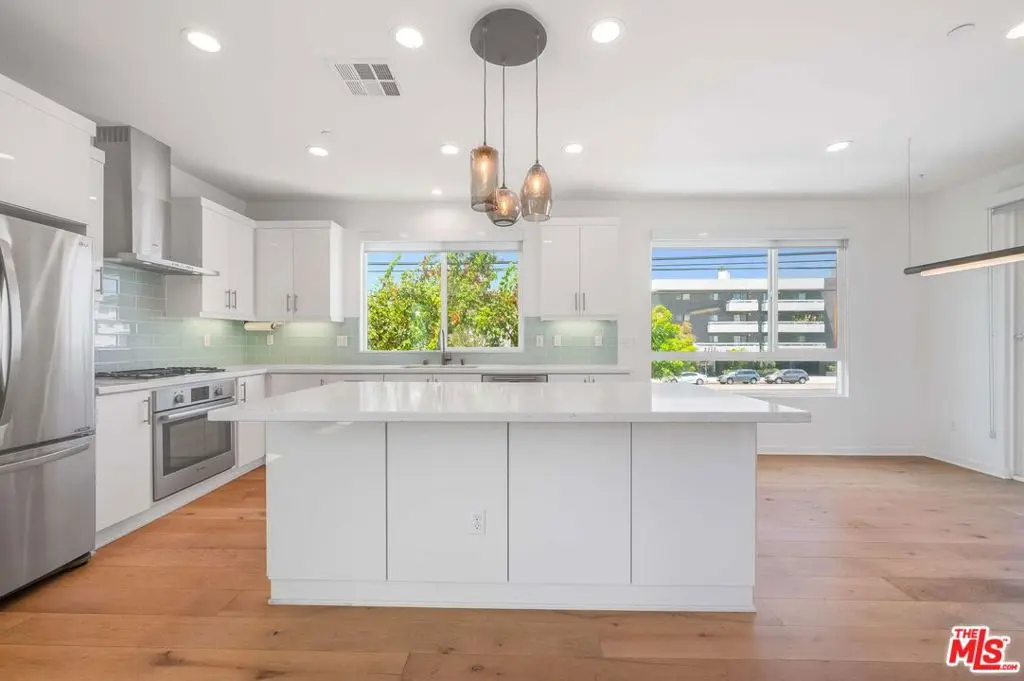 Condominium for rent at 4320 Eagle Rock Boulevard 1, Los Angeles, CA featuring 3 beds and 3 baths
