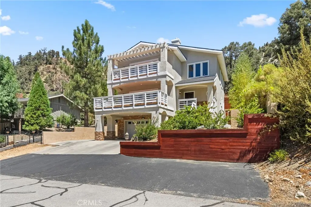 1102 Rivera Drive, Wrightwood, CA — listing photo 1