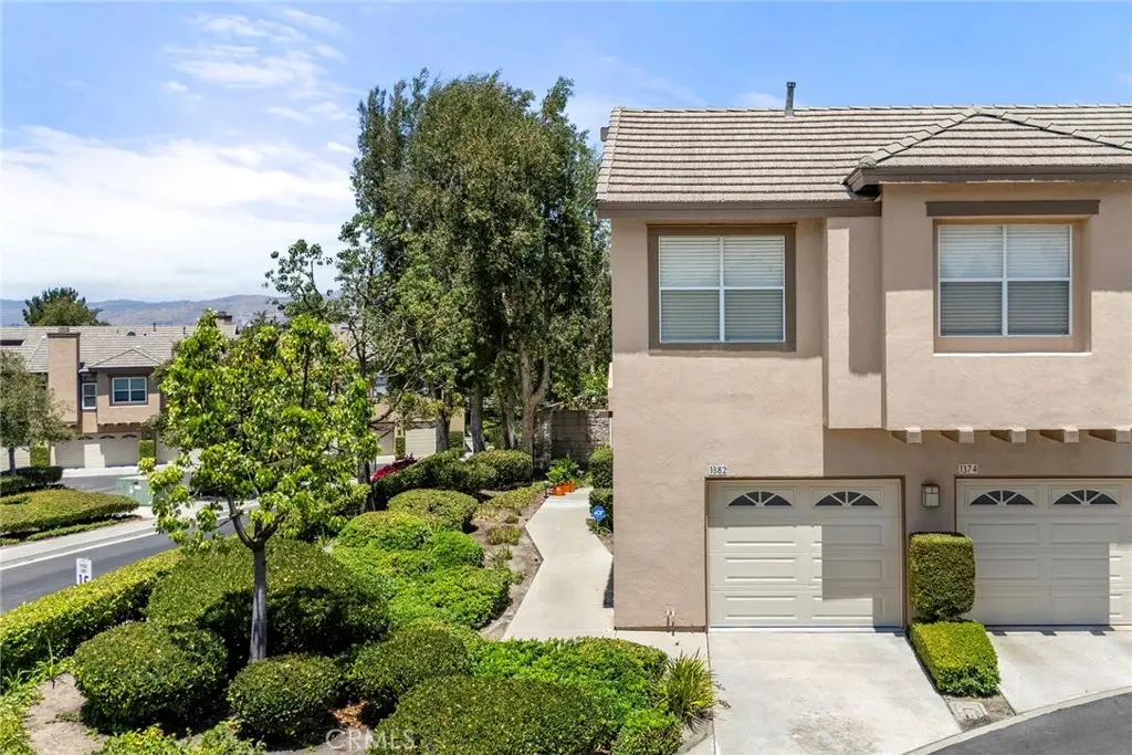 1382 S Country Glen Way, Anaheim Hills, CA — listing photo 1