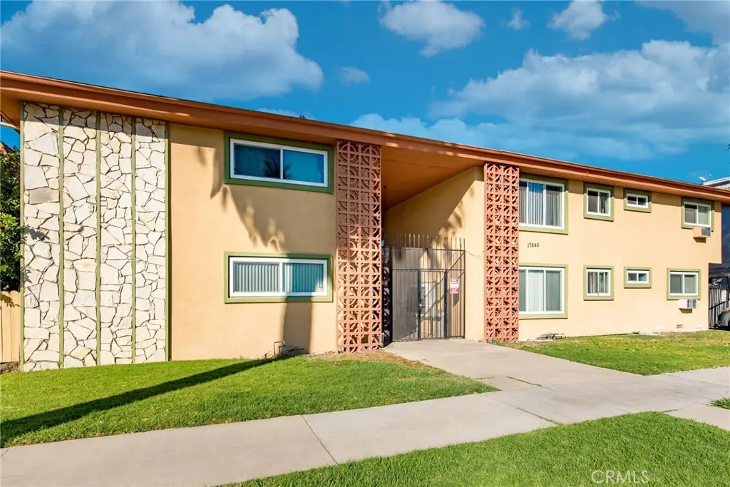 17845 Sherman Way 7, Reseda, CA — listing photo 1