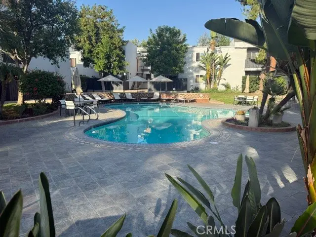 18645 Hatteras, Tarzana, CA — listing photo 1