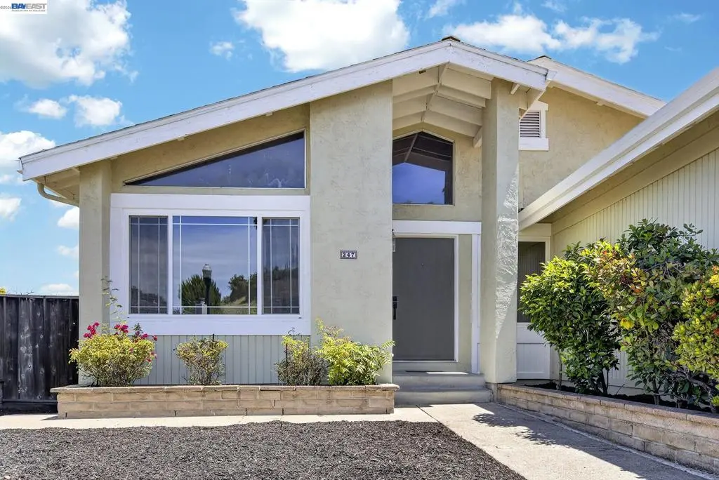 Single Family Residence for sale at 247 Sparrow Dr, Hercules, CA featuring 4 beds and 2 baths