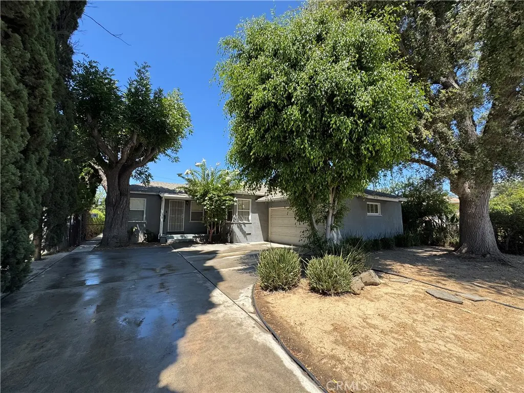 7039 Hesperia, Reseda, CA — listing photo 1