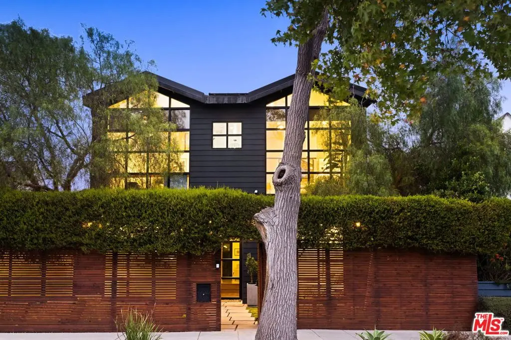 Single Family Residence for sale at 3024 Stanford Avenue, Los Angeles, CA featuring 6 beds and 6 baths