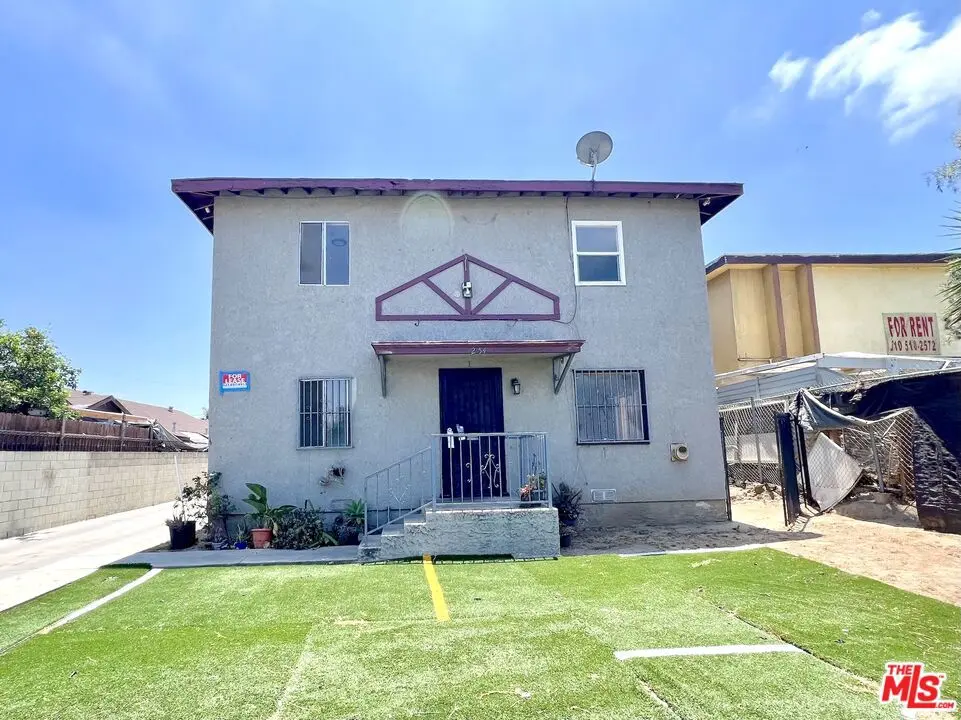 Residential Lease for rent at 254 E Lanzit Avenue 1, Los Angeles, Los Angeles County, CA featuring 3 beds and 2 baths