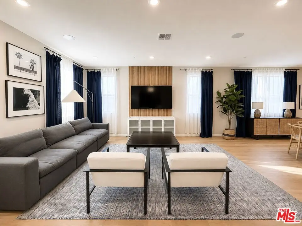 Residential Lease for rent at 751 Daniel Freeman Circle, Inglewood, Los Angeles County, CA featuring 4 beds and 4 baths