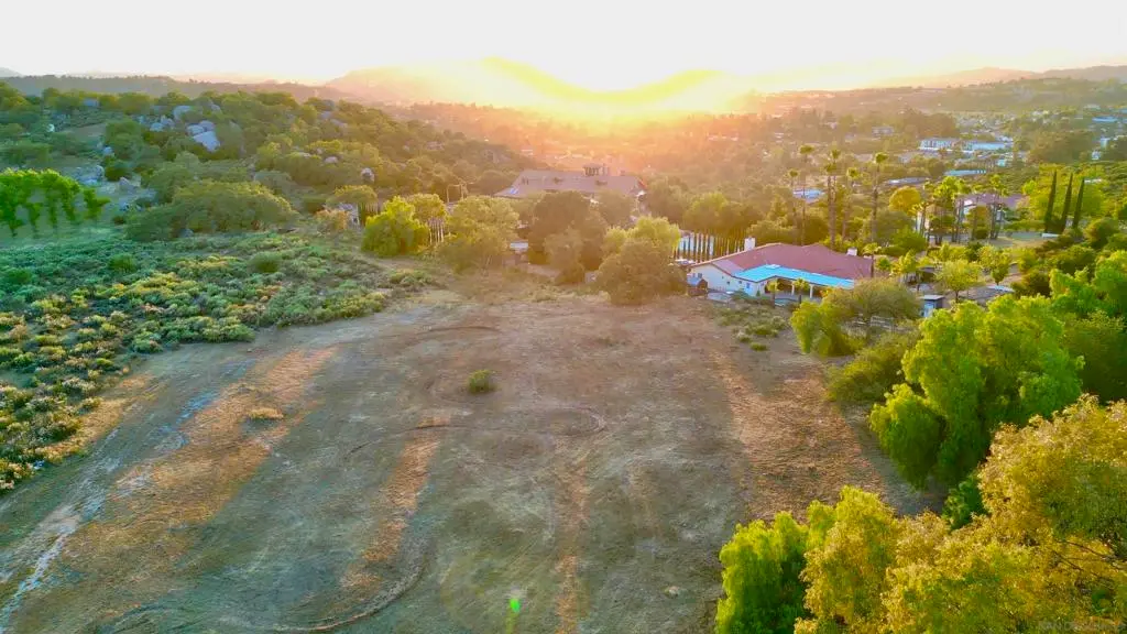 2804 6 S Grade Rd, Alpine, CA — listing photo 1
