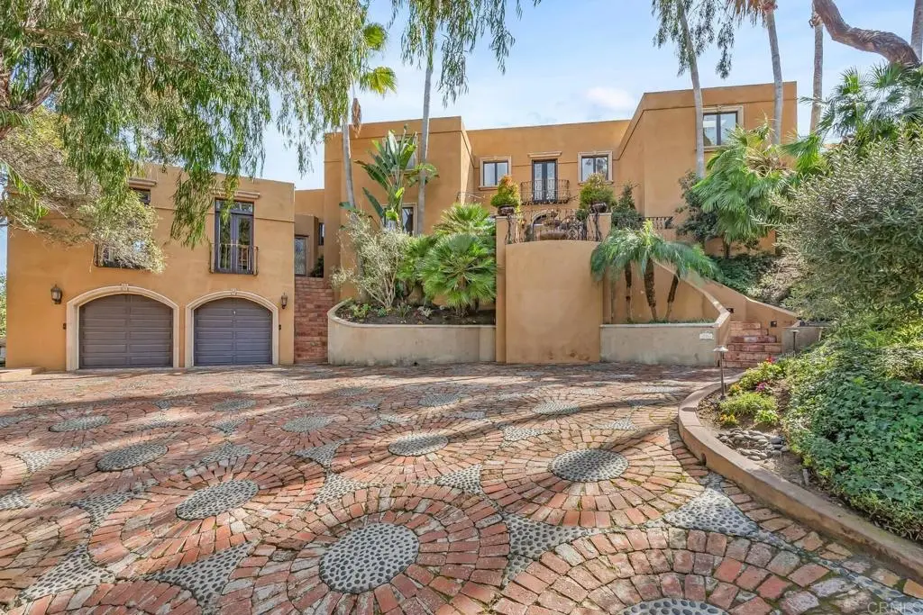 Single Family Residence for rent at 136 Hummingbird, Encinitas, CA featuring 4 beds and 3 baths