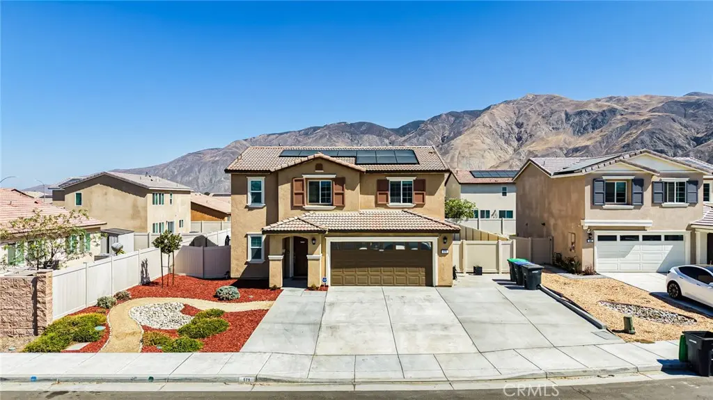 Single Family Residence for sale at 579 Pinyon, San Jacinto, CA featuring 3 beds and 3 baths