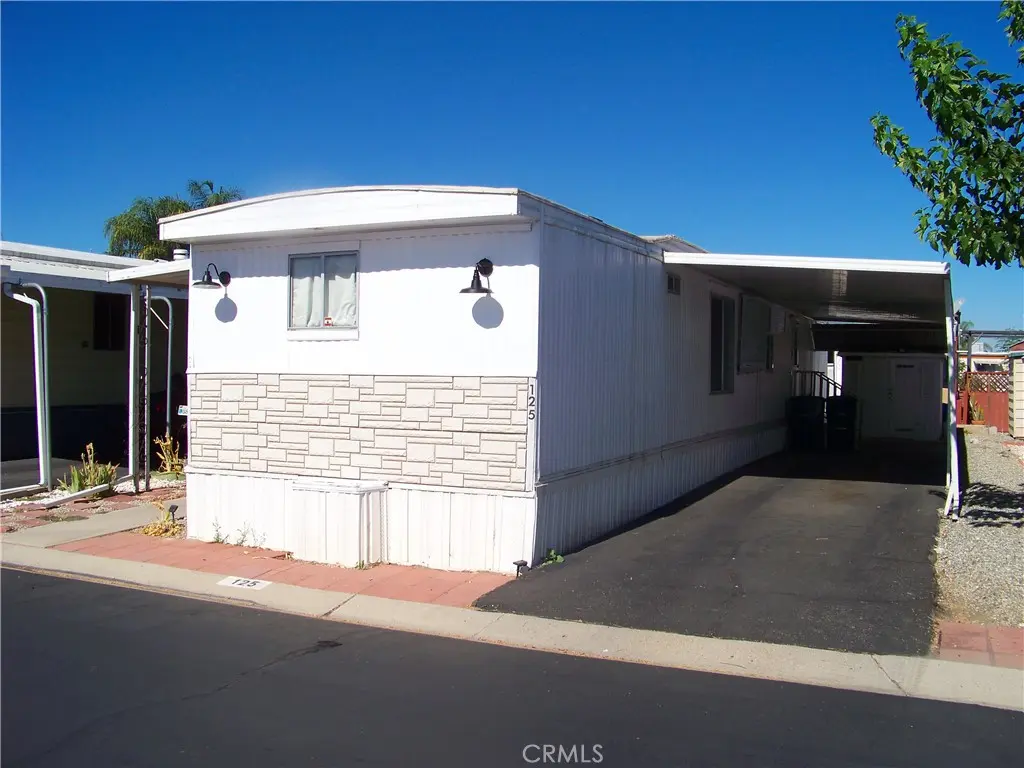 Manufactured In Park for sale at 575 S Lyon 125, Hemet, CA featuring 2 beds and 2 baths