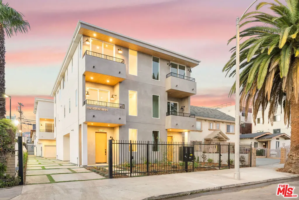 Residential Lease for rent at 6241 Banner Avenue 3/4, Los Angeles, Los Angeles County, CA featuring 1 bed and 1 bath