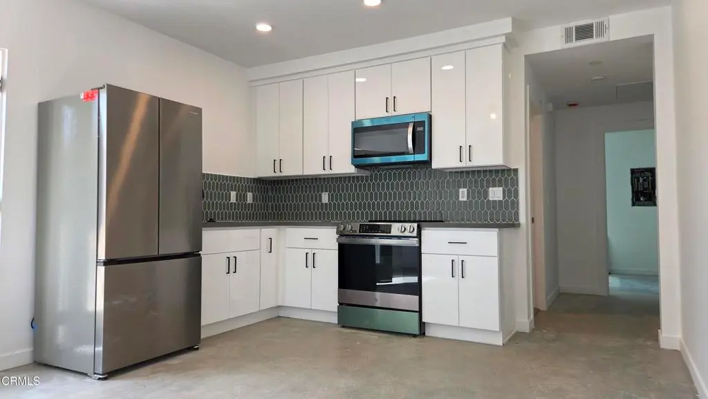 Residential Lease for rent at 517 N Avenue 50 1/4, Los Angeles, Los Angeles County, CA featuring 2 beds and 2 baths