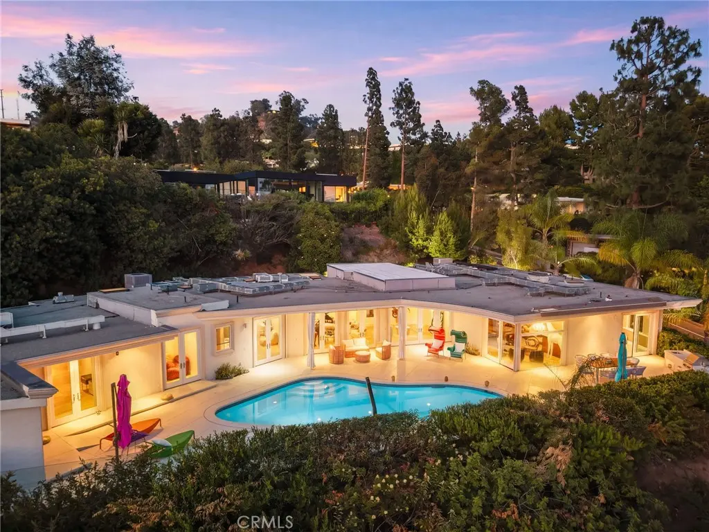 Residential Lease for rent at 1625 Loma Vista, Beverly Hills, Los Angeles County, CA featuring 7 beds and 10 baths