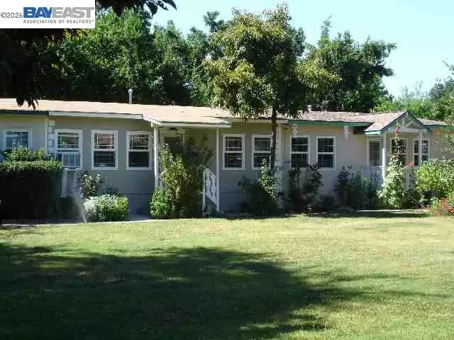 Residential Lease for rent at 663 ROSE AVE, Pleasanton, Alameda County, CA featuring 2 beds and 1 bath